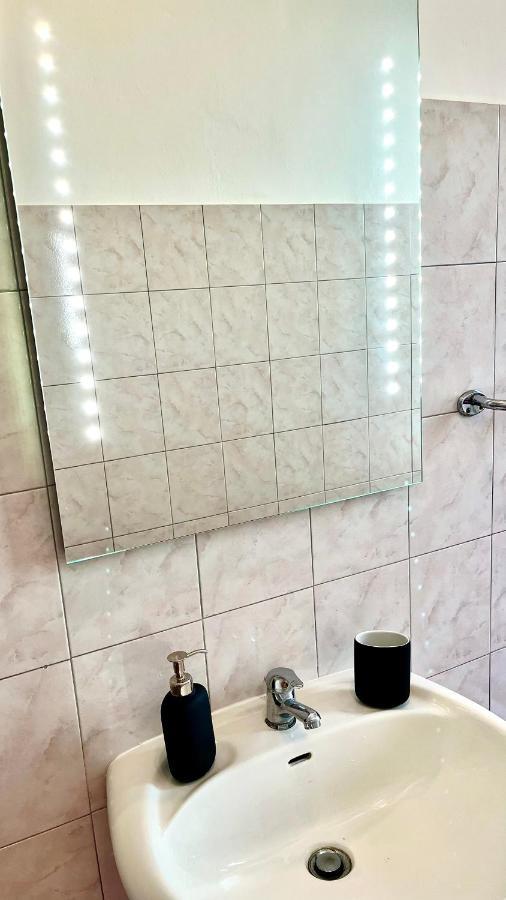 New Apartment, Near Metro Monte Grappa Торино Екстериор снимка